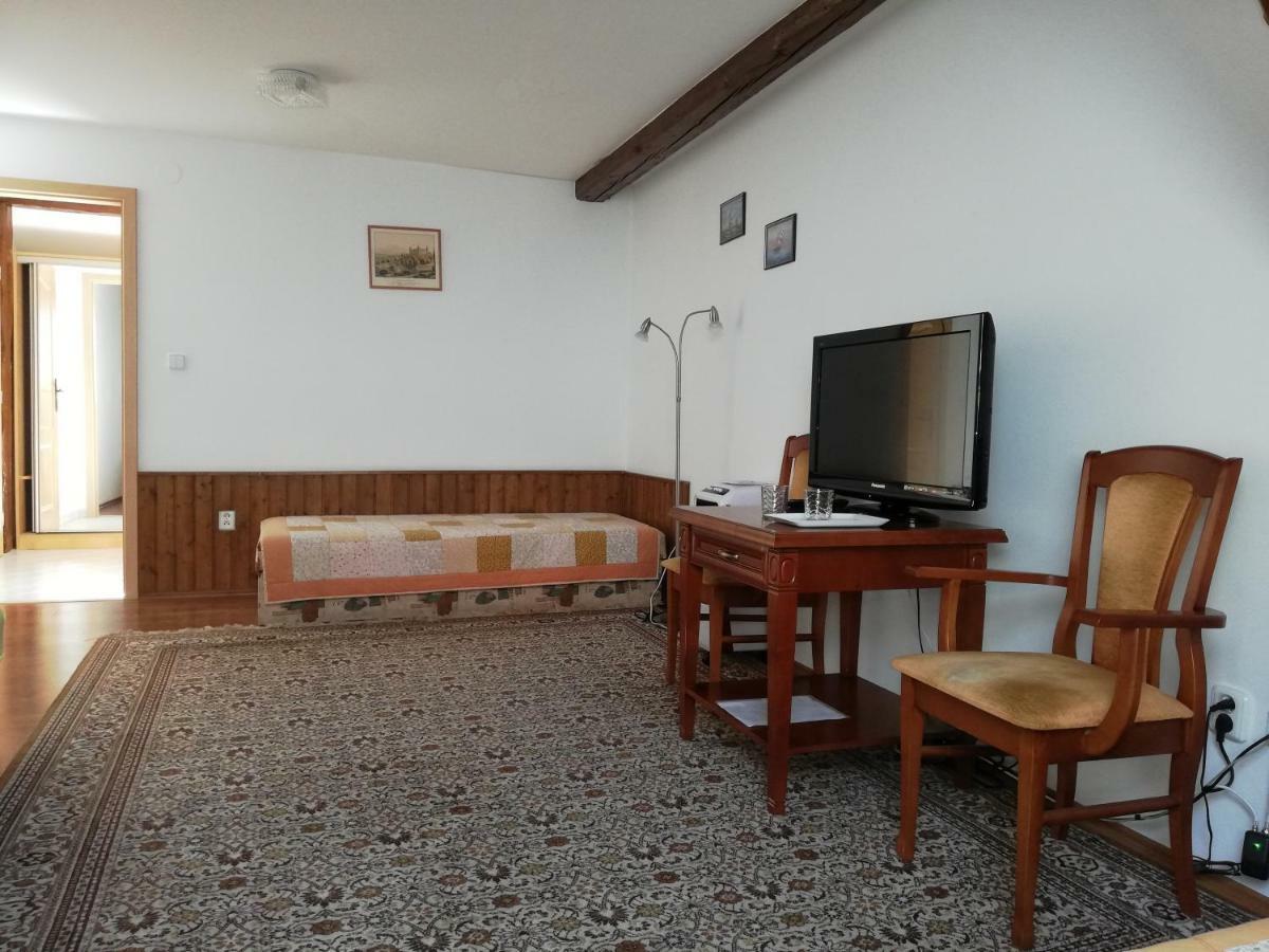 Pension U Kostela Cesky Brod 外观 照片